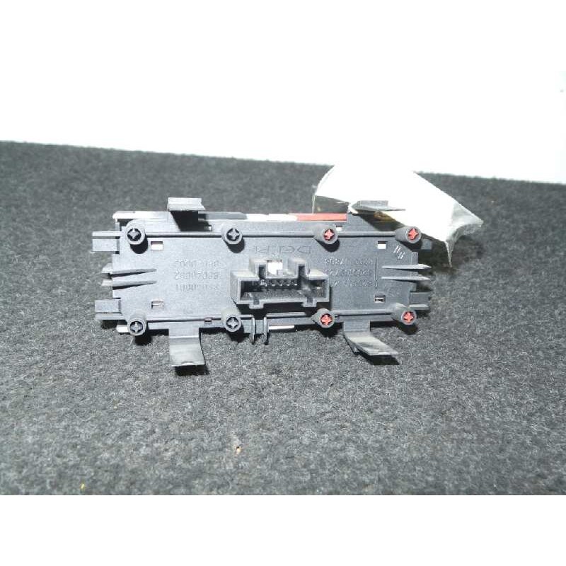 Recambio de warning para renault megane ii berlina 5p 1.5 dci diesel referencia OEM IAM 8200095493  