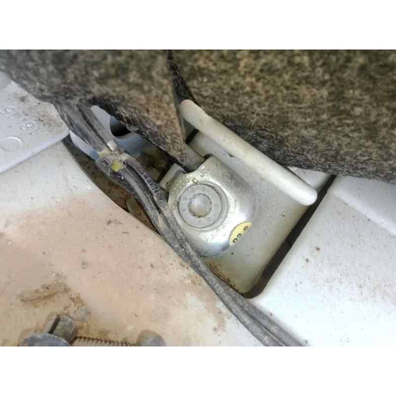 Recambio de enganche cinturon trasero central para skoda fabia combi 1.4 tdi dpf referencia OEM IAM  DOBLE 