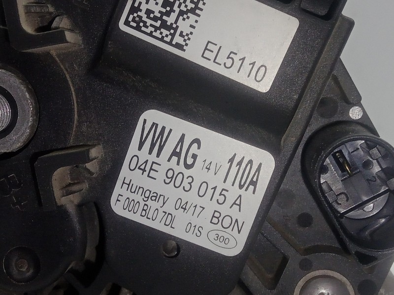 Recambio de alternador para seat ibiza (6p1) 1.2 tsi referencia OEM IAM 04E903015A BOSCH 6.CANALES