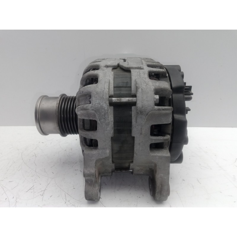 Recambio de alternador para seat ibiza (6p1) 1.2 tsi referencia OEM IAM 04E903015A BOSCH 6.CANALES