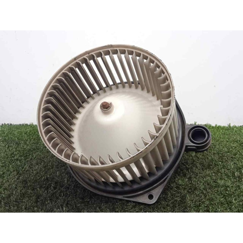Recambio de motor calefaccion para ssangyong korando 2.0 td cat referencia OEM IAM F00S3B2401-6811734000 2.PINES Ø DIAMETRO: 152