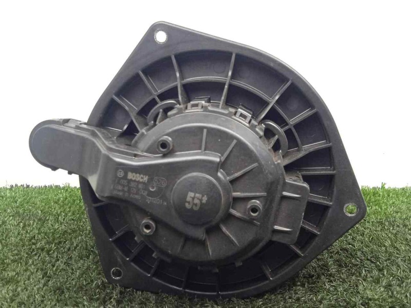Recambio de motor calefaccion para ssangyong korando 2.0 td cat referencia OEM IAM F00S3B2401-6811734000 2.PINES Ø DIAMETRO: 152