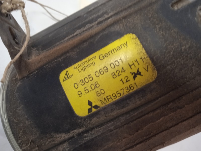 Recambio de faro antiniebla izquierdo para mitsubishi colt cabrio czc 1.5 cat referencia OEM IAM 0305069001-MR957361  
