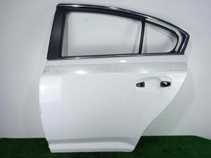 Recambio de puerta trasera izquierda para toyota avensis (t27) 2.2 d-4d cat referencia OEM IAM 6700405041  