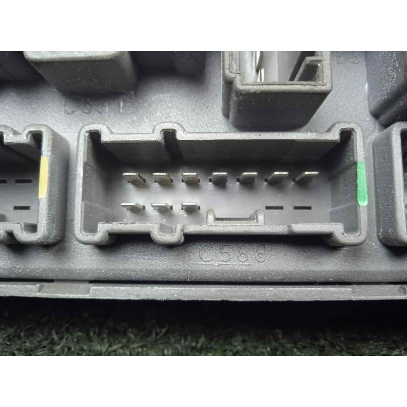 Recambio de caja reles / fusibles para mini mini (r50,r53) 1.4 16v turbodiesel cat referencia OEM IAM 518030507  