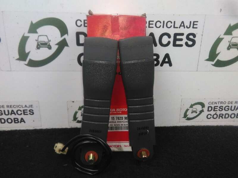 Recambio de enganche cinturon delantero izquierdo para kia sephia ll 1.5 cat referencia OEM IAM Q0K2A15762096Q PAREJA.DELANTERA 