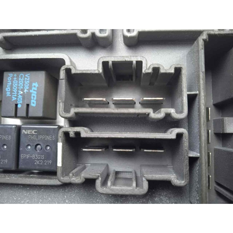 Recambio de caja reles / fusibles para mini mini (r50,r53) 1.4 16v turbodiesel cat referencia OEM IAM 518030507  