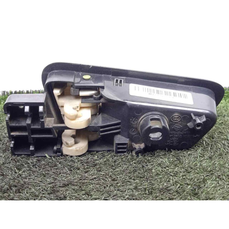 Recambio de maneta interior delantera derecha para ssangyong korando 2.0 td cat referencia OEM IAM 7242034001A  