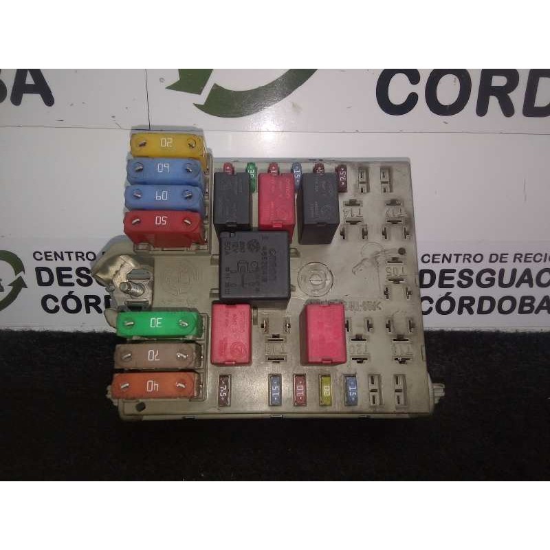 Recambio de caja reles / fusibles para fiat punto berlina (188) 1.2 cat referencia OEM IAM 46835593  