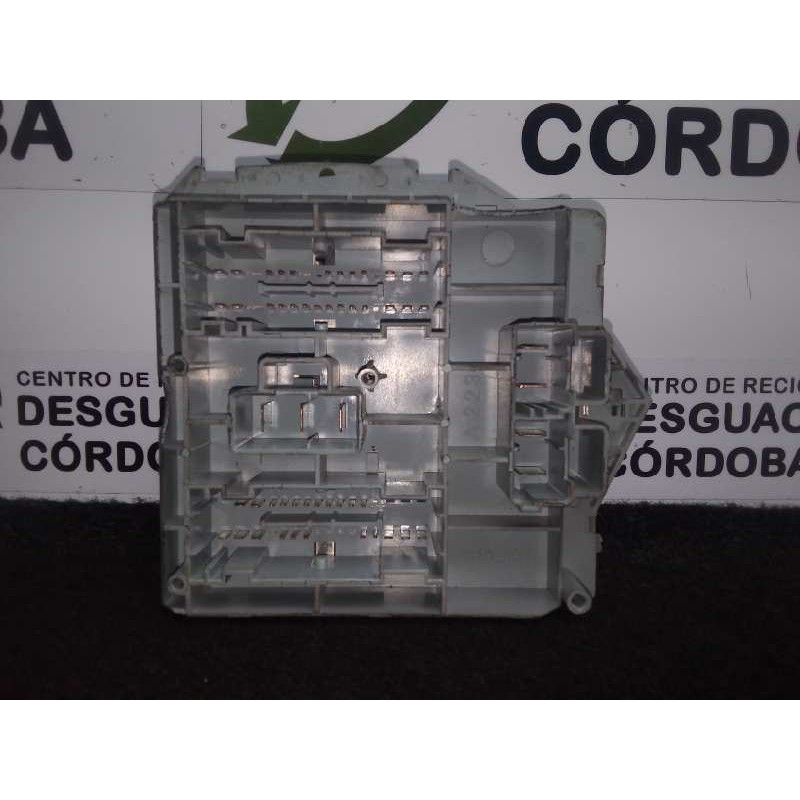 Recambio de caja reles / fusibles para fiat punto berlina (188) 1.2 cat referencia OEM IAM 46835593  