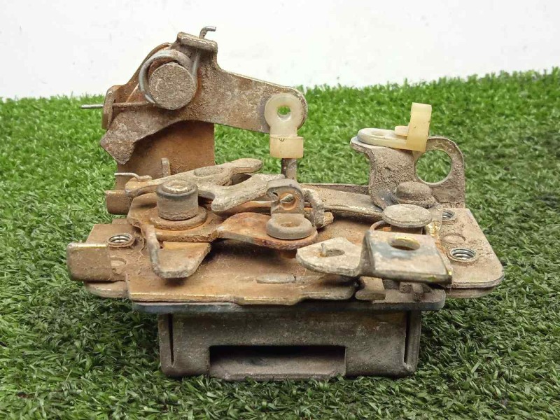 Recambio de cerradura puerta delantera izquierda para opel kadett e 1.6 referencia OEM IAM 90120862 5.PUERTAS 