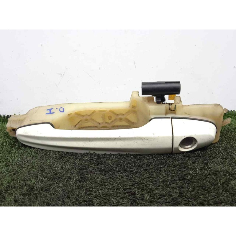 Recambio de maneta exterior delantera izquierda para ssangyong korando 2.0 td cat referencia OEM IAM SINREFERENCIA BLANCO 