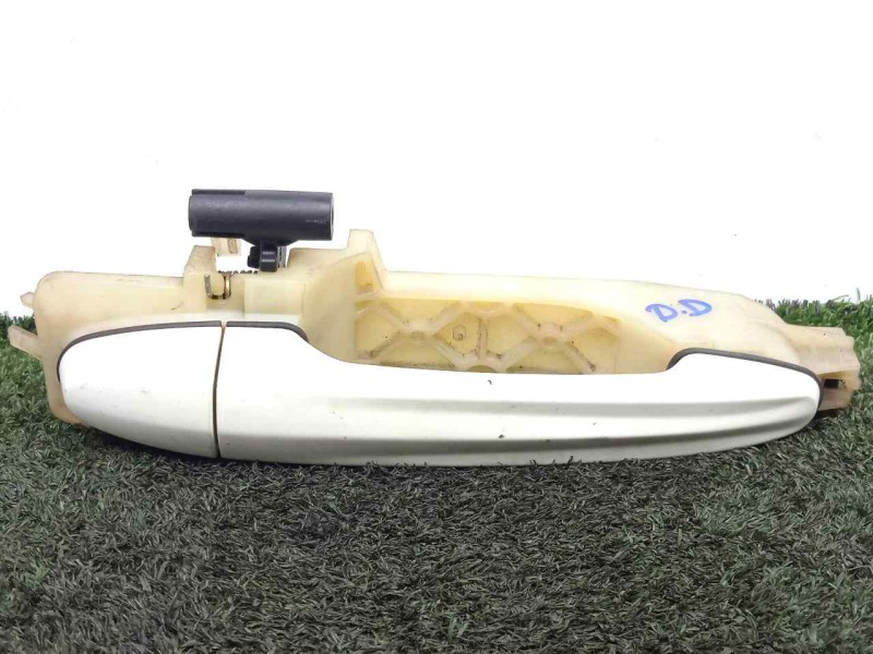 Recambio de maneta exterior delantera derecha para ssangyong korando 2.0 td cat referencia OEM IAM SINREFERENCIA BLANCO 