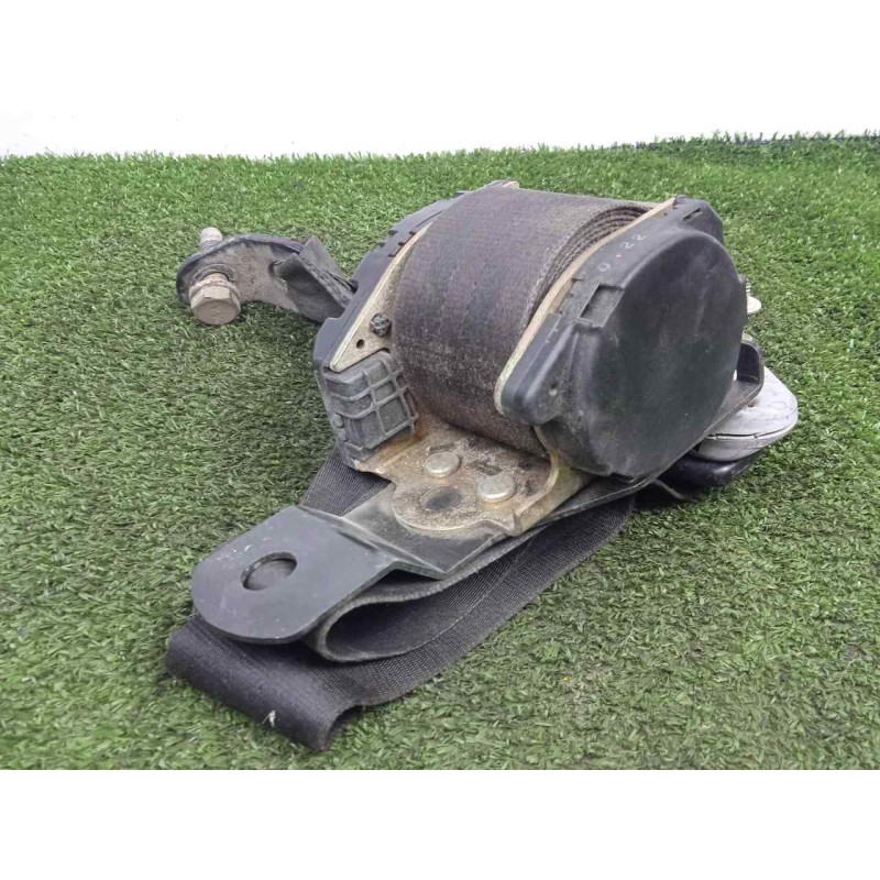 Recambio de cinturon seguridad delantero derecho para nissan cabstar e referencia OEM IAM SINREFERENCIA  