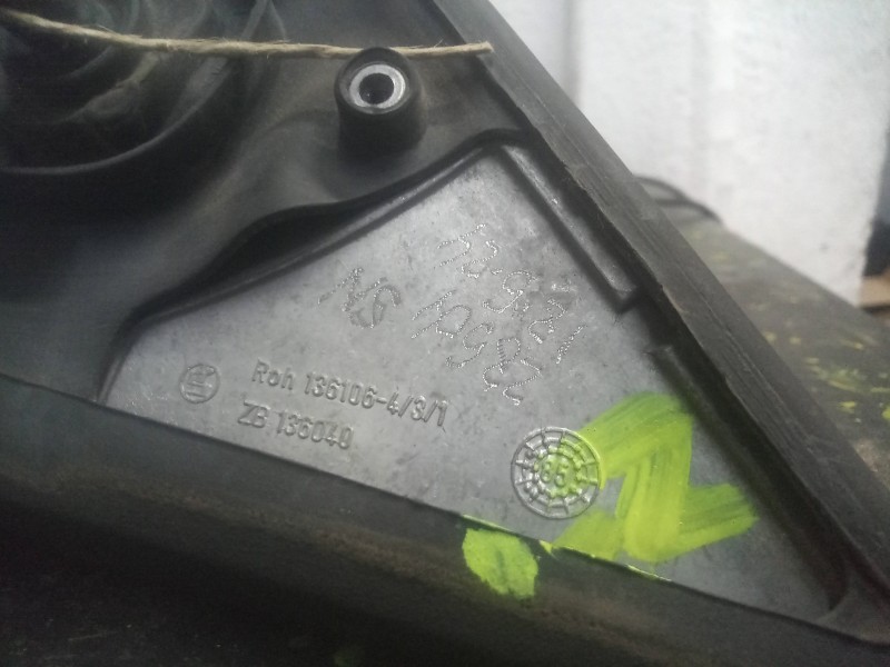 Recambio de retrovisor derecho para mercedes-benz clase c (w201) berlina referencia OEM IAM 2018101016 MANUAL 