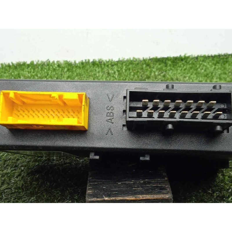 Recambio de centralita cierre para citroën xsara berlina 1.9 diesel referencia OEM IAM 9633523680  