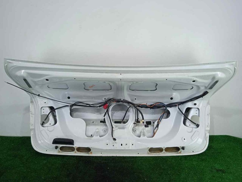 Recambio de tapa maletero para toyota avensis (t27) 2.2 d-4d cat referencia OEM IAM 6440105090  