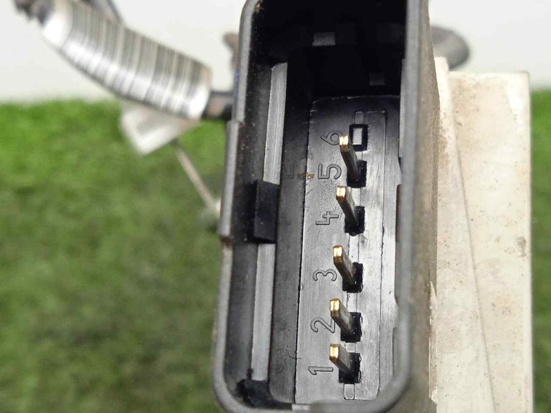 Recambio de cerradura puerta trasera izquierda para peugeot 208 1.4 hdi fap referencia OEM IAM 45077185 5.PINES 