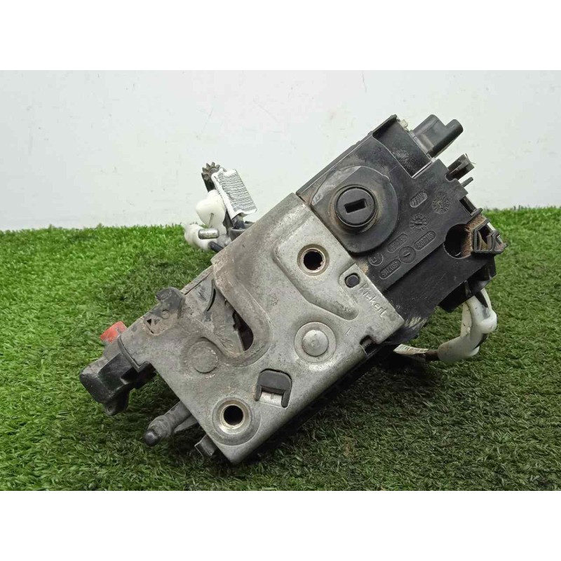 Recambio de cerradura puerta trasera izquierda para peugeot 208 1.4 hdi fap referencia OEM IAM 45077185 5.PINES 