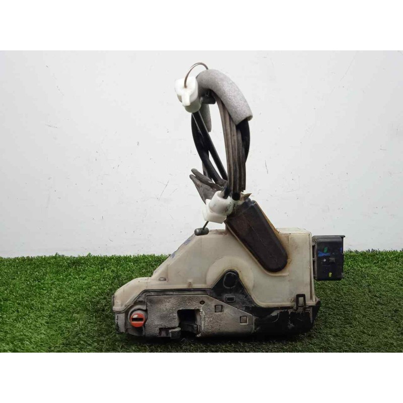 Recambio de cerradura puerta trasera izquierda para peugeot 208 1.4 hdi fap referencia OEM IAM 45077185 5.PINES 