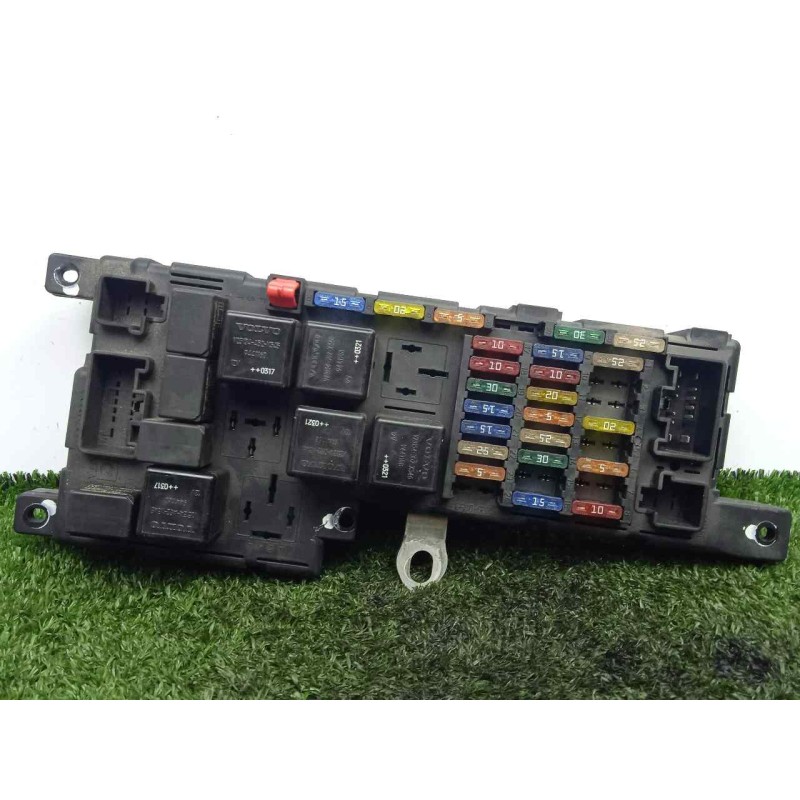 Recambio de caja reles / fusibles para volvo s60 berlina 2.4 diesel referencia OEM IAM 518828009  