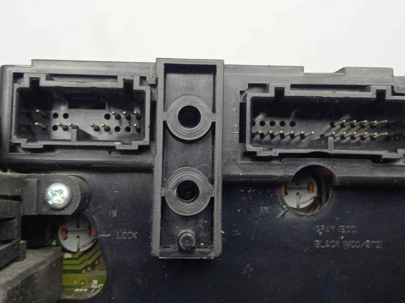 Recambio de mando climatizador para volvo s60 berlina 2.4 diesel referencia OEM IAM 8691876  