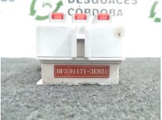 Recambio de caja reles / fusibles para kia sorento 2.5 crdi referencia OEM IAM 911713E921  5.PINES 2