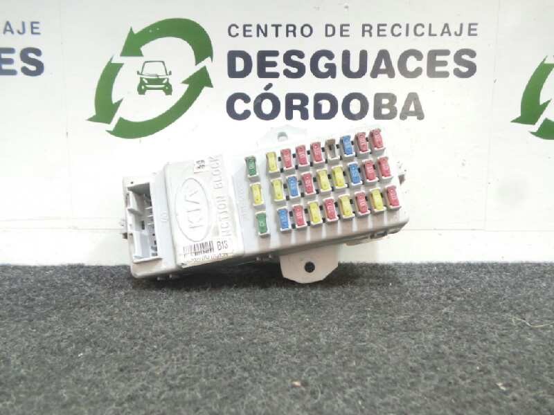Recambio de caja reles / fusibles para kia sorento 2.5 crdi referencia OEM IAM 911713E921  5.PINES