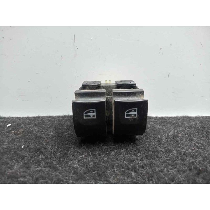 Recambio de mando elevalunas delantero derecho para dacia duster 1.5 dci diesel fap cat referencia OEM IAM 254217475R  