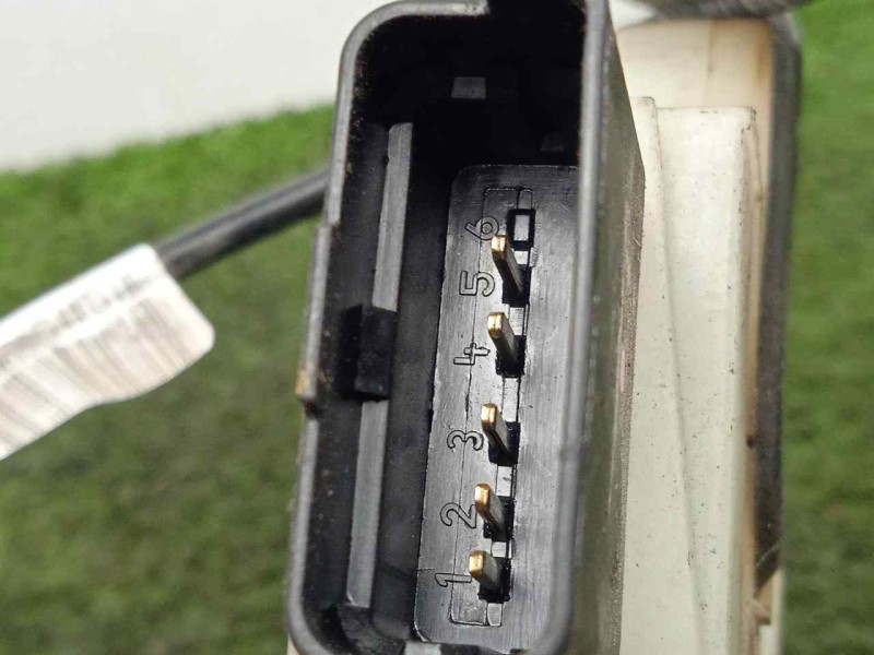 Recambio de cerradura puerta delantera derecha para peugeot 208 1.4 hdi fap referencia OEM IAM 45047185 5.PINES 