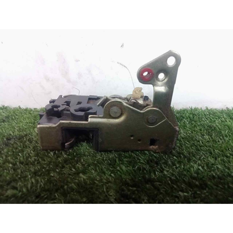 Recambio de cerradura puerta delantera derecha para peugeot 205 berlina 1.1 referencia OEM IAM SINREFERENCIA 5.PUERTAS 