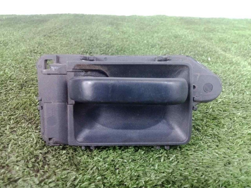 Recambio de maneta interior delantera derecha para peugeot 205 berlina 1.1 referencia OEM IAM SINREFERENCIA VARILLA 