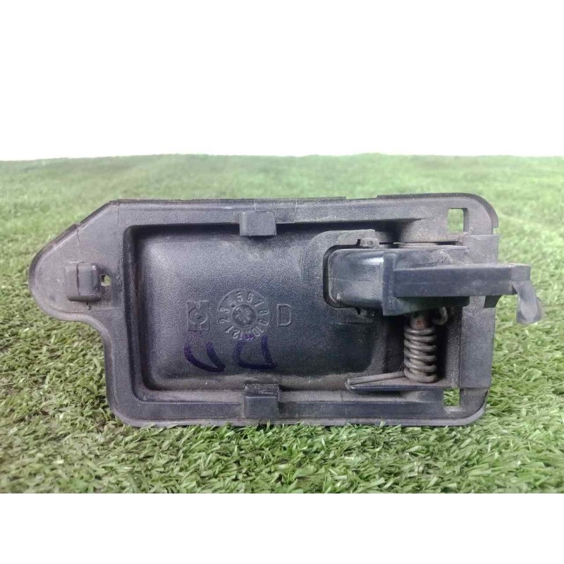 Recambio de maneta interior delantera derecha para peugeot 205 berlina 1.1 referencia OEM IAM SINREFERENCIA VARILLA 