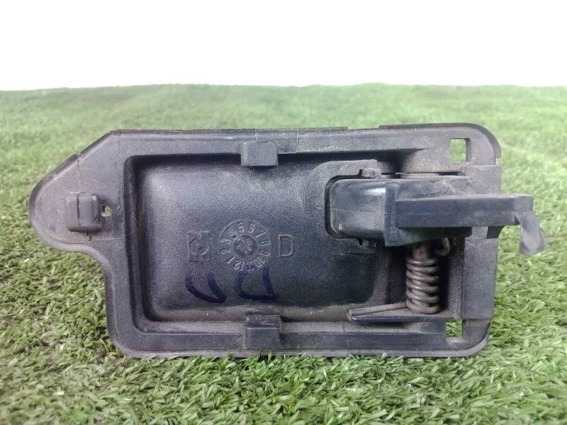 Recambio de maneta interior delantera derecha para peugeot 205 berlina 1.1 referencia OEM IAM SINREFERENCIA VARILLA 