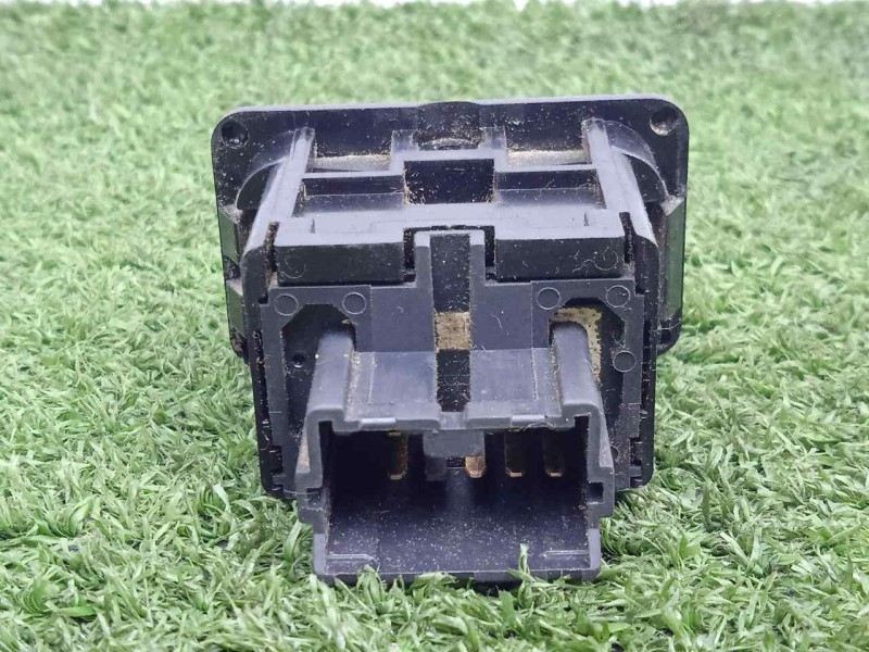 Recambio de interruptor para mitsubishi canter 4.05  4.9 diesel referencia OEM IAM SINREFERENCIA INTERRUPTOR ANTINIEBLA TRASERO 