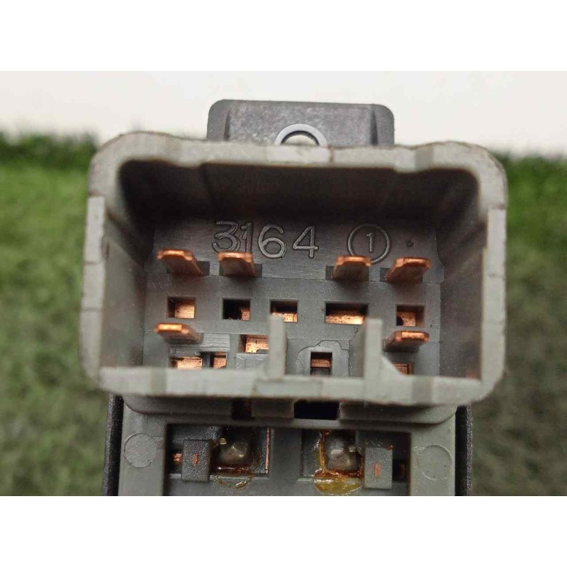 Recambio de mando elevalunas trasero izquierdo para ssangyong korando 2.0 td cat referencia OEM IAM  6.PINES 