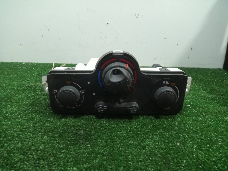 Recambio de mando calefaccion / aire acondicionado para renault clio iii 1.6 16v referencia OEM IAM 69597003-030967W J77AC 