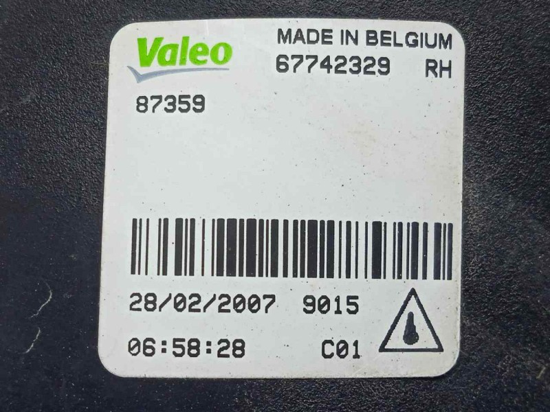 Recambio de faro antiniebla derecho para peugeot 206 berlina 1.9 diesel referencia OEM IAM 67742329  