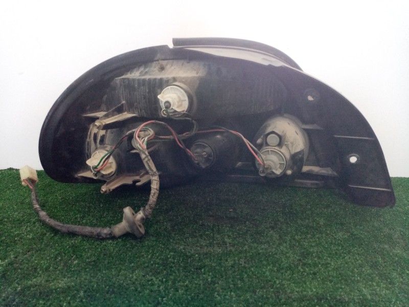 Recambio de piloto trasero derecho para kia sephia referencia OEM IAM   