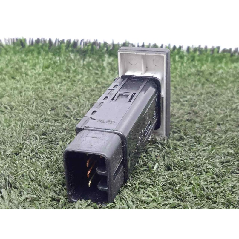Recambio de interruptor para ssangyong korando 2.0 td cat referencia OEM IAM 202008020 6.PINES 