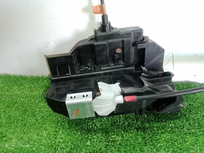 Recambio de cerradura puerta trasera izquierda para renault kadjar 1.5 dci diesel fap energy referencia OEM IAM   