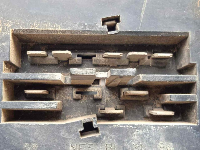 Recambio de piloto trasero izquierdo para volkswagen polo (867/871/873) referencia OEM IAM  81-90 - 5.PUERTAS 