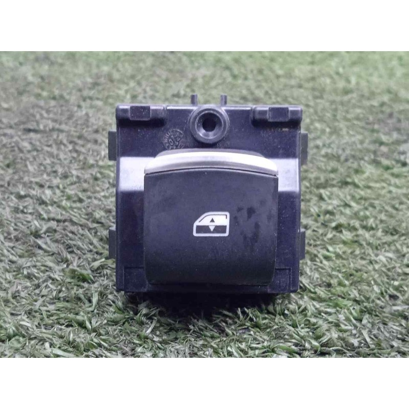Recambio de mando elevalunas trasero izquierdo para alfa romeo stelvio (630) 2.2 jtdm cat referencia OEM IAM 01561075620  