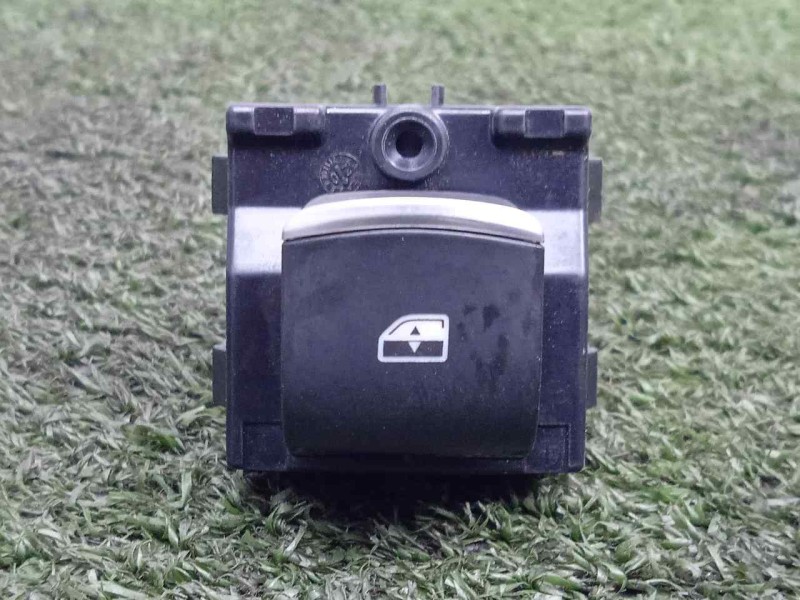 Recambio de mando elevalunas trasero izquierdo para alfa romeo stelvio (630) 2.2 jtdm cat referencia OEM IAM 01561075620  