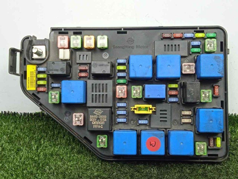 Recambio de caja reles / fusibles para ssangyong korando 2.0 td cat referencia OEM IAM 8297034020  