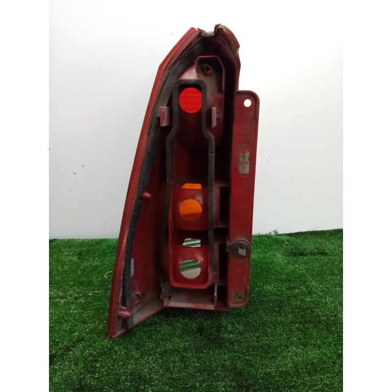 Recambio de piloto trasero derecho para ford focus turnier (cak) referencia OEM IAM  CON TARA - FISURADO 