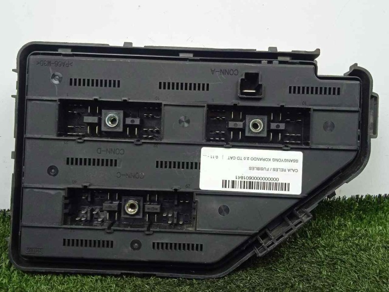 Recambio de caja reles / fusibles para ssangyong korando 2.0 td cat referencia OEM IAM 8297034020  