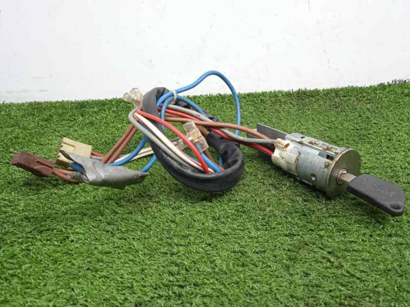 Recambio de conmutador de arranque para peugeot 205 berlina 1.1 referencia OEM IAM SINREFERENCIA 2.CONECTORES 