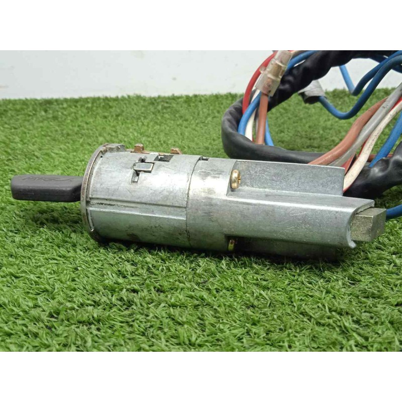Recambio de conmutador de arranque para peugeot 205 berlina 1.1 referencia OEM IAM SINREFERENCIA 2.CONECTORES 