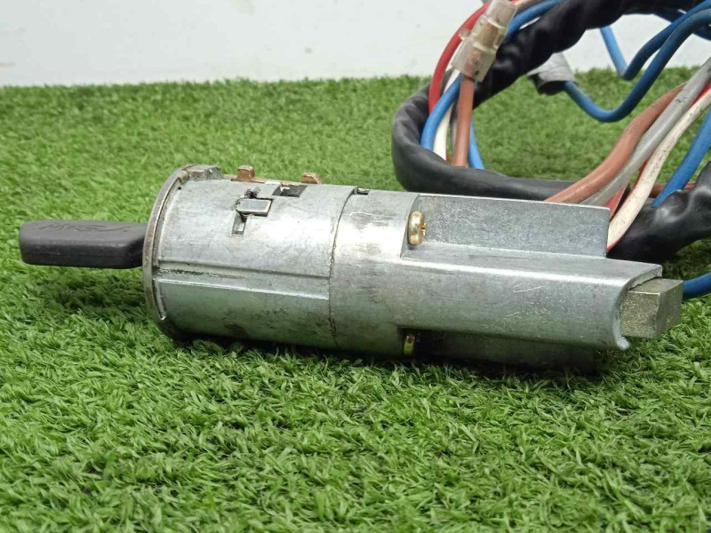 Recambio de conmutador de arranque para peugeot 205 berlina 1.1 referencia OEM IAM SINREFERENCIA 2.CONECTORES 